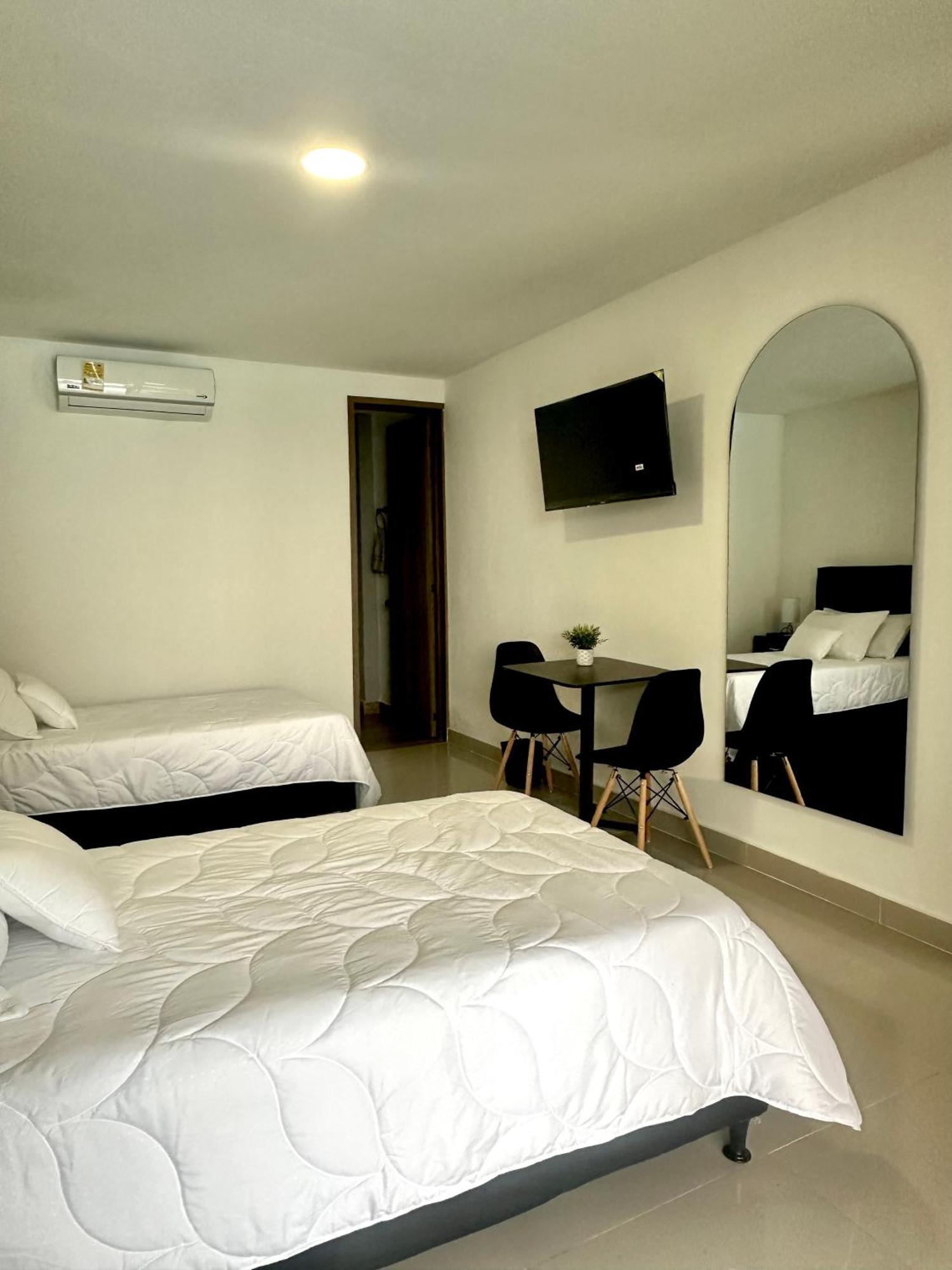 Hotel Boutique Ciudad Jardin Кали Экстерьер фото